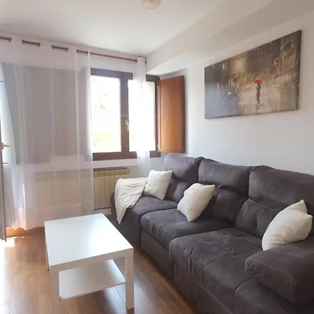 Entre Castillo Y Catedral Vut 09587